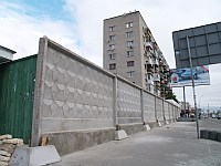 За бетонным забором ЮАйПи